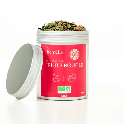 Pot ouvert de l’infusion chanvre et fruits rouges Hemeka