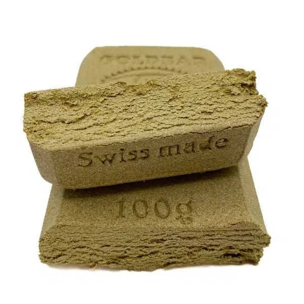 Résine CBD Harlequin GoldBar 420, une extraction premium à la texture fine et onctueuse, fabriquée en Suisse. Disponible chez Herbeevor pour une expérience unique.